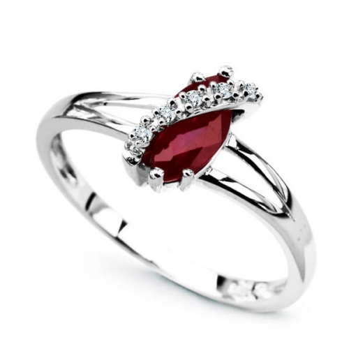 Pierścionek z Rubinem i Diamentami
