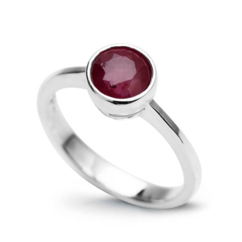 Srebrny Pierścionek z Rubinem