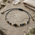 Bransoletka na sznurku z kamieniami naturalnymi