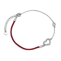 Bransoletka na czerwonym sznurku